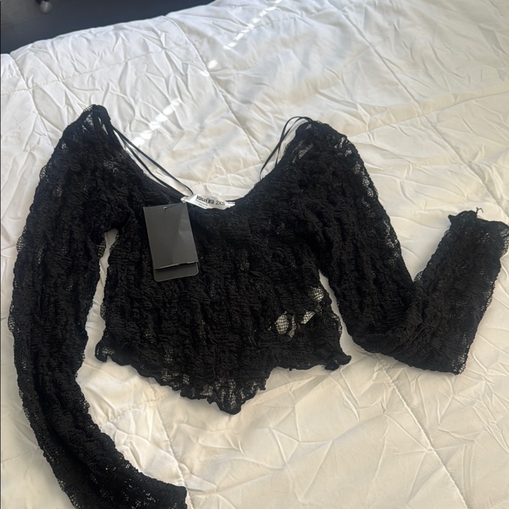 Chic Black Lace Long Sleeve Top
